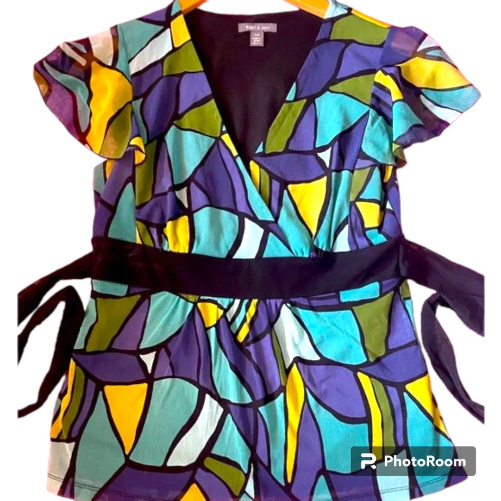 Apt 9 Women's Y2K Petite Geometric Pattern‎ V Neck blouse multicolor size PM